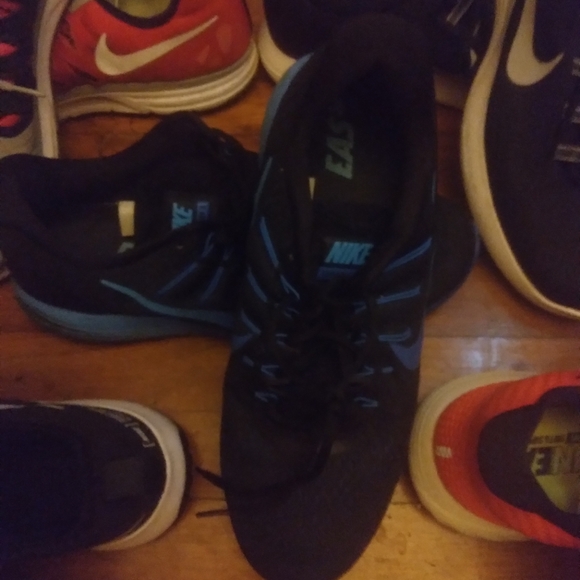 Nike running and training shoes - Picture 4 of 7